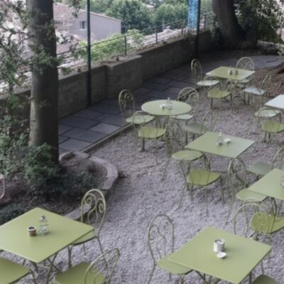 tavolo-pigalle-76x76-quadrato-verde-militare-emu.